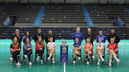 Los entrenadores y capitanes de los equipos participantes en la fase final de la Copa de la Reina que arranca hoy en Granollers