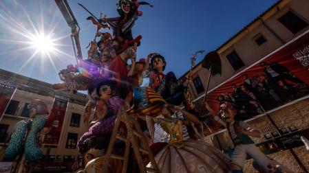Una potente mascletá con mensaje abre los días grandes de las Fallas de València