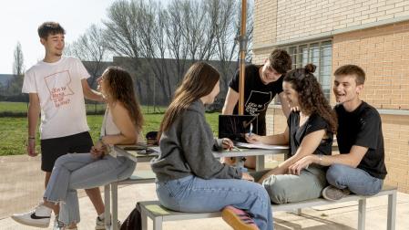 En Resa Los Abedules se hace comunidad universitaria. La rica convivencia es su seña de identidad