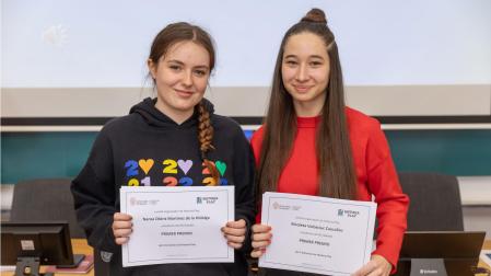Naroa Olóriz y Nicoleta Volosciuc, de IES Ibaialde