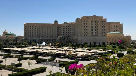 Hotel de Riyadh donde se reúnen las delegaciones de EE UU y Rusia