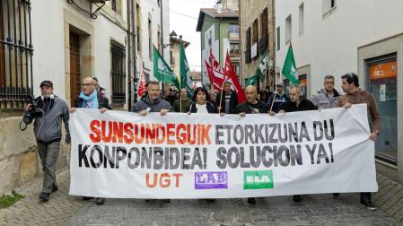 Imagen de la manifestación del 11 de noviembre en Alsasua de operarios de Sunsundegui.