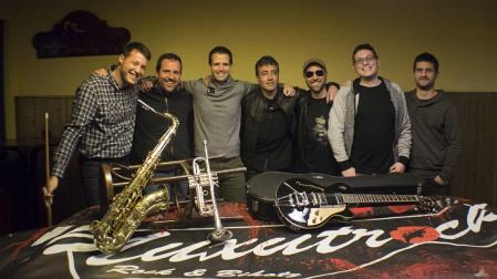 El grupo local Muxotrok participa en un concierto solidario con Zaporeak, hoy en Burlada.