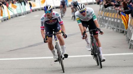 El esloveno Primoz Roglic respondió a Juan Ayuso, en la cima de Montserrat, donde terminó la cuarta etapa de la Volta Ciclista a Catalunya, y se convirtió en el nuevo líder