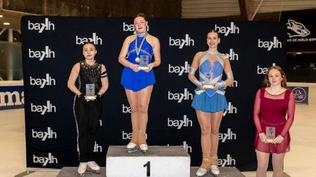 Adrianna Alberga, segunda, y Lucía Viruel, tercera, en categoría Junior A