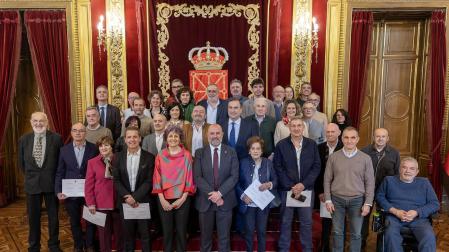 Fotos del acto de reconocimiento a los donantes de objetos valiosos a Navarra. /