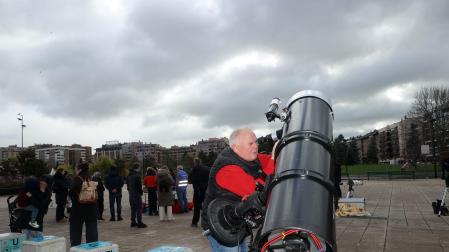 Fotos del eclipse solar desde el Planetario de Pamplona