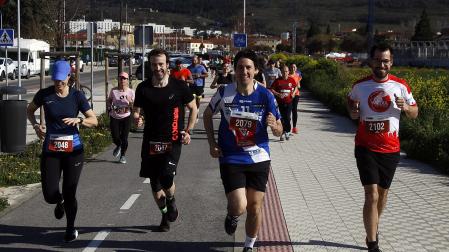 Participantes en las distintas carreras del XLVI Cross Solidario Memorial J.J. Esparza celebradas este domingo 6 de abril /