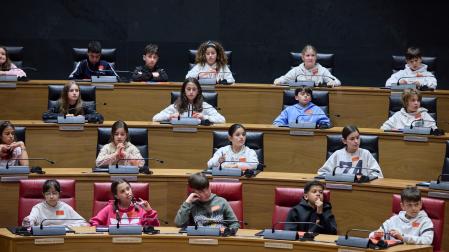 Alumnos de los colegios García Galdeano y Alfonso X El Sabio fueron diputados por un día