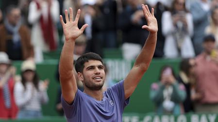 Carlos Alcaraz celebra su victoria frente a Alejandro Davidovich en las semifinales
