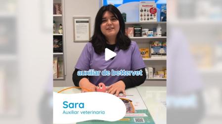 Sara, auxiliar de la clínica Better Vet de Pamplona