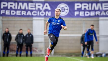 Bryan Zaragoza durante el entrenamiento de este jueves en Tajonar