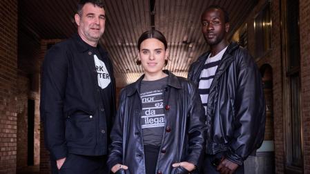Asier Urbieta, Jone Laspiur y Sambou Diaby, este jueves, en los cines Golem Yamaguchi de Pamplona