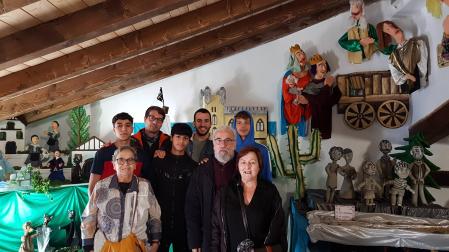 Algunos de los fundadores de Pis-Pis junto con integrantes que se fueron uniendo al grupo después el día de la inauguración