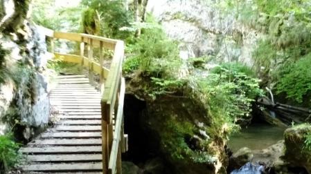 Puentes y cuevas, entre los atractivos del recorrido.