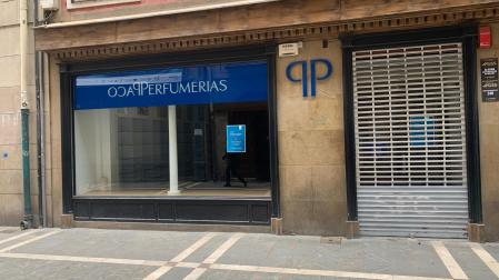 La tienda de Paco Perfumerías de la calle Zapatería de Pamplona, cerrada
