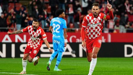 Cristhian Stuani celebra el tanto que sirvió para que el Girona derrotara al Mallorca /