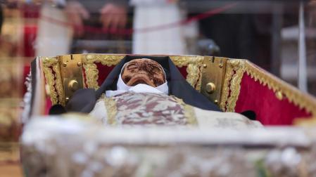 Acto de apertura de veneración pública del cuerpo de Santa Teresa de Jesús en Alba de Tormes