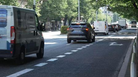 Carril bus-taxi de la Avenida Baja Navarra de Pamplona