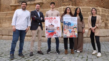 De izda. a dcha.: Martín López (concejal), Alejandro Toquero (alcalde), Adrián López (ganador), Beatriz Lostado (accésit), Verónica Gormedino (concejala) y Eva Eliceche (concejala)