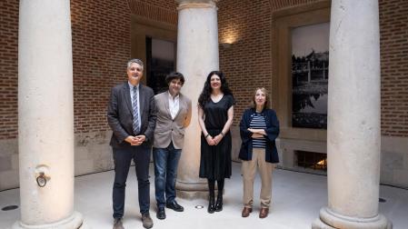Ignacio Apezteguia, director general de Cultura; Iñaki Urricelqui, director del Museo del Carlismo; la artista Greta Alfaro; y la directora del Servicio de Museos, Susana Irigaray