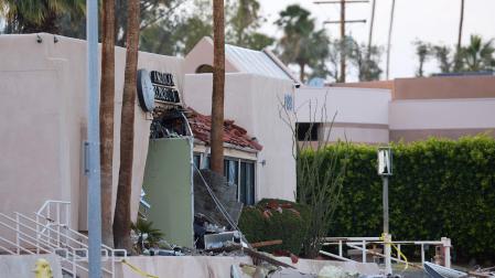 Destrozos que ha causado la explosión en la clínica American Reproductive Centers, en California
