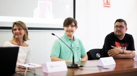 Beatriz Vicondoa, Xabier Goñi y Javier Chamorro, en la mesa redonda de este sábado 24 de mayo /