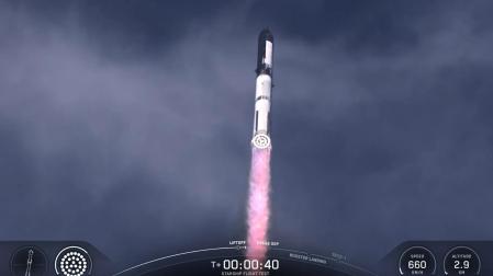 Captura de video de SpaceX donde se muestra el cohete Starship despegando este martes, en Starbase