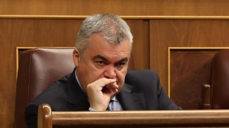 El secretario de Organización del PSOE, Santos Cerdán, llega a la sesión de control al Gobierno este 28 de mayo de 2025