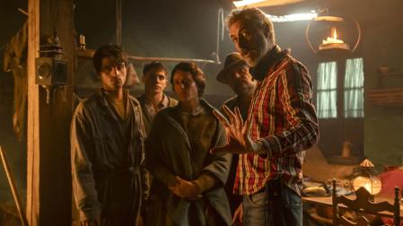 Igor Legarreta da unas indicaciones durante el rodaje de 'Inurri itsuak'