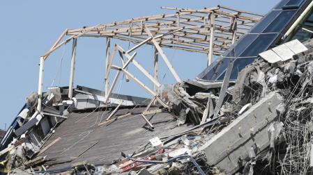 Al menos siete personas han muerto y cerca de 70 más, incluidos tres niños, han resultado heridas tras derrumbarse un puente sobre un tren de pasajeros en la región rusa de Briansk, fronteriza con Ucrania, según han informado las autoridades locales, que ya apuntan a una explosión como motivo del siniestro.