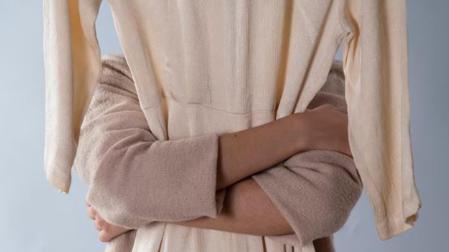 Origen de la expresión "meterse en camisa de once varas"