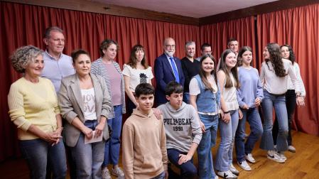 Imagen de los homenajeados este lunes en el salón de actos del Claret Larraona