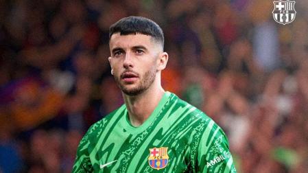 Joan García, en la imagen que ha compartido el F.C. Barcelona en redes sociales para comunicar el fichaje de su nuevo portero