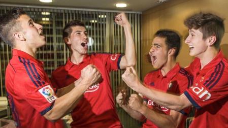 La imagen de la campaña de abonados de finales de junio de 2015 con Alex Berenguer (19 años entonces), David García (21 años), Mikel Merino (19 años) y Miguel Olavide (19 años) como protagonistas