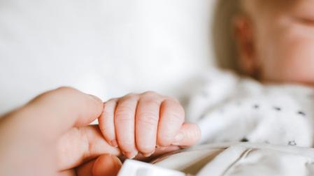 Los nacidos a partir del 1 de septiembre podrán recibir su inmunización en las primeras 24-48 horas tras el nacimiento en el centro sanitario donde se produzca el mismo