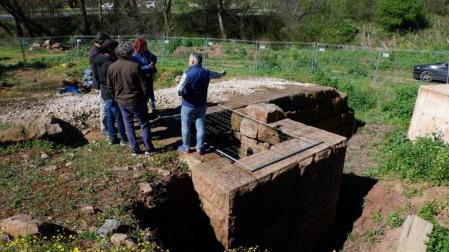 Visita de la comisión parlamentaria de Cultura, Deporte y Turismo a la presa romana de Mues