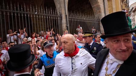 Asiron, al paso de la procesión por San Saturnino