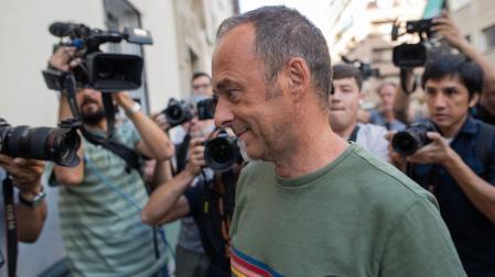 Francesco Arcuri, el padre de los hijos de Juana Rivas, a su llegada al punto de encuentro familiar en el que se le iba a ser entregado Daniel