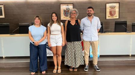 Miriam Sapuppo, segunda por la izquierda, ha ejercido este lunes de representante del Malkaitz