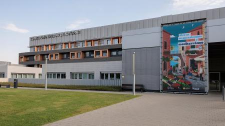 La ilustración fue creada originalmente para página y media página de revista apaisada, pero ha sido ampliada a una lona de 6 metros