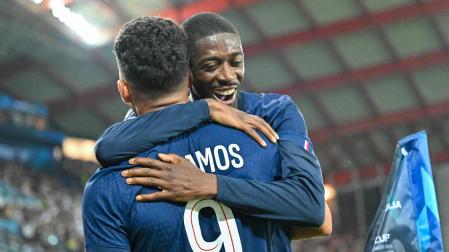 Dembele y Gonzalo Ramos celebran el gol del empate del PSG