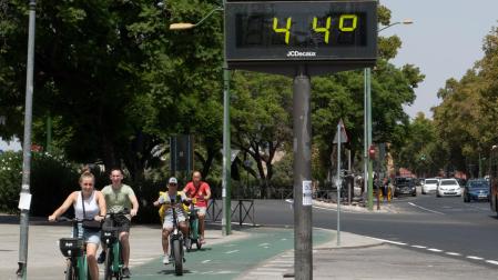 Los termómetros en Sevilla superaron con mucho los 40 grados durante el fin de semana