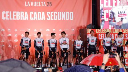 El equipo UAE durante la presentación de los equipos el pasado jueves
