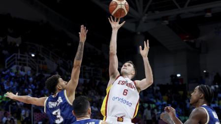 Xabi López-Arostegui durante la victoria española frente a la selección de Chipre