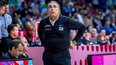 Sergio Scariolo durante el España-Italia del Eurobasket 2025

REMITIDA / HANDOUT por ALBERTO NEVADO

Fotografía remitida a medios de comunicación exclusivamente para ilustrar la noticia a la que hace referencia la imagen, y citando la procedencia de la imagen en la firma

02/09/2025