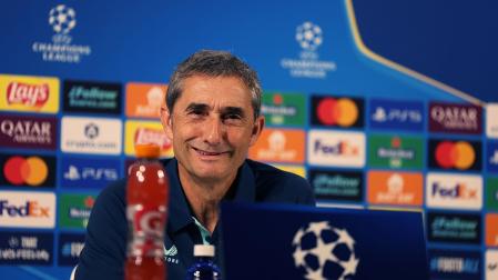 El técnico del Athletic Club, Ernesto Valverde, durante la comparecencia previa al choque de Champions contra el Arsenal /