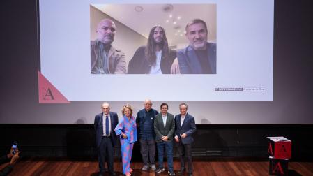 Los productores Esther García y Agustín Almodóvar, el presidente de la Academia de Cine, Fernando Méndez-Leite, el director del ICAA, Ignacio Camos, y el presidente de Relaciones Institucionales de Movistar+, Sergio Sánchez, durante el anuncio de la película seleccionada para representar a España en los Oscar, en la Academia de Cine