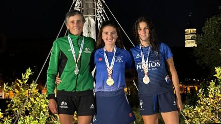 Amaia Osaba Olaberri, segunda, en el podium del Campeonato de España absoluto de travesías