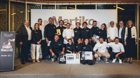 Los finalistas, sus ayudantes y el jurado, tras la entrega de premios
